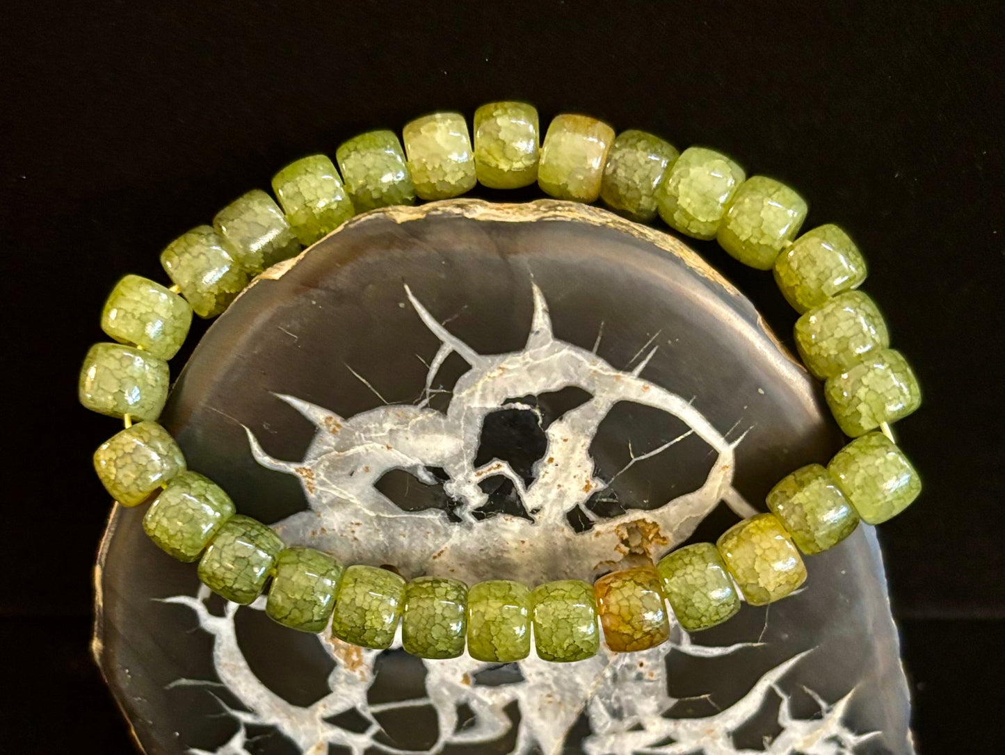 Dark Green Agate Rondelle Bracelet ā Grounding, Strength & Prosperity | Medium Wrists