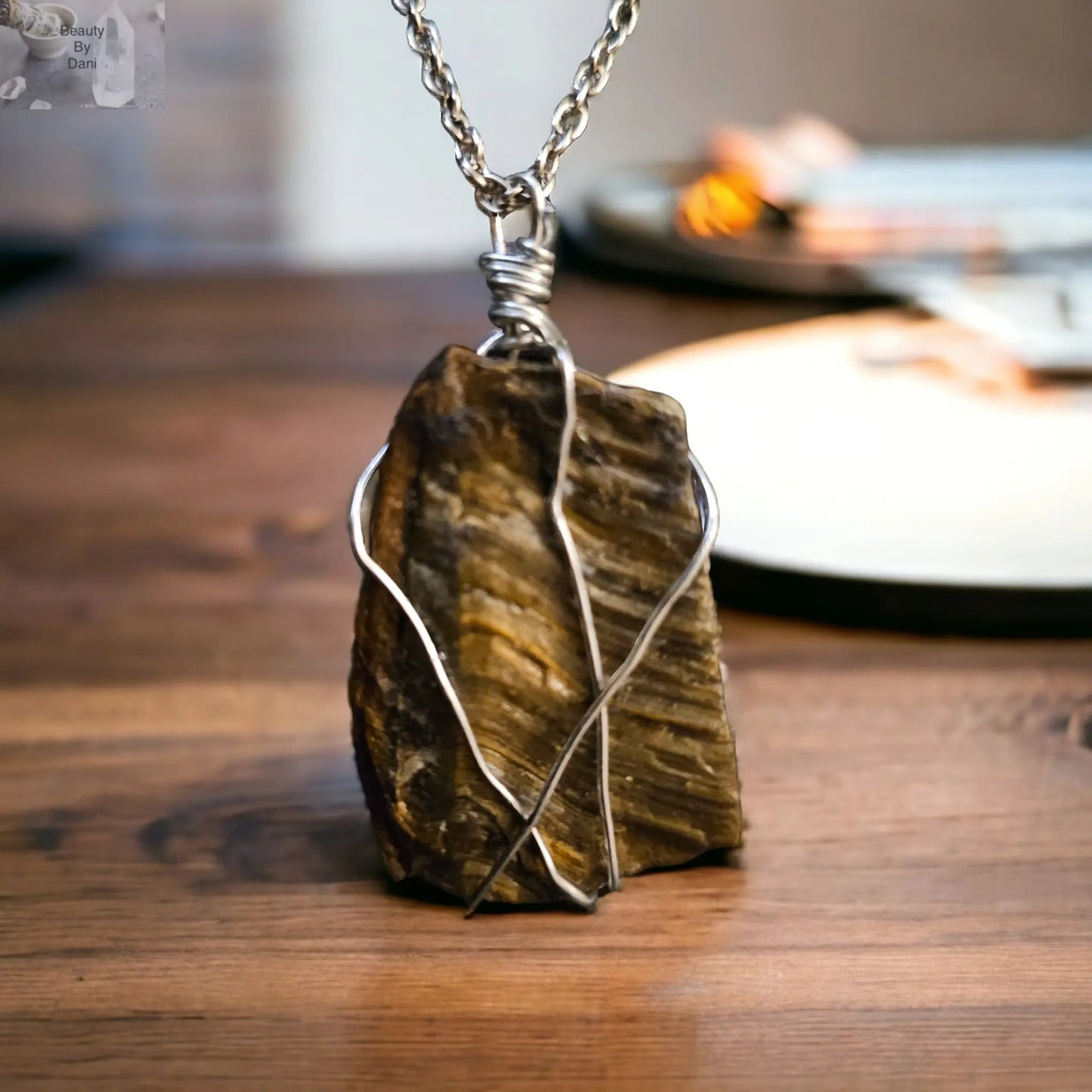 Elegant Tiger's Eye Necklace in Stainless Steel
