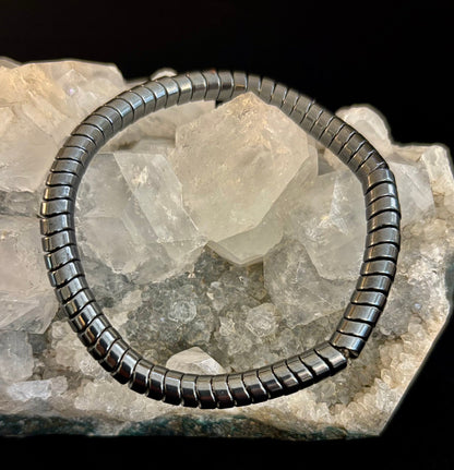 🐍 Snake Bone Style Hematite Bracelet – Bold & Modern Power Piece